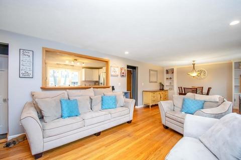 81 Clearbrook Dr, Springfield, MA 01118 photo 13