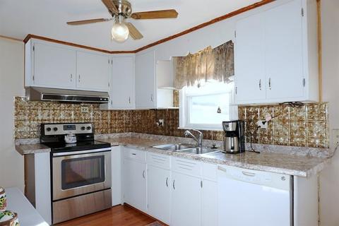 17 Gary Rd, Springfield, MA 01119 photo 6