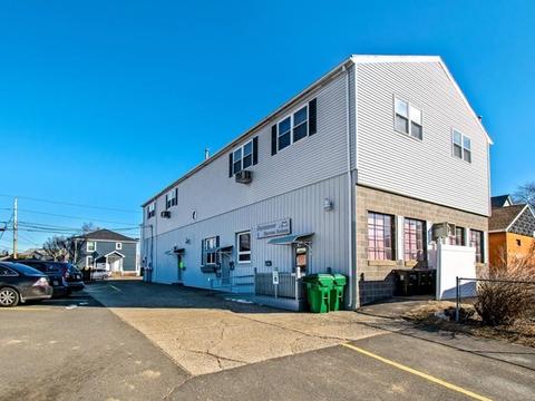 525 Grattan St, Chicopee, MA 01020 photo 3