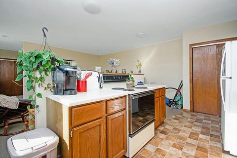 525 Grattan St, Chicopee, MA 01020 photo 18