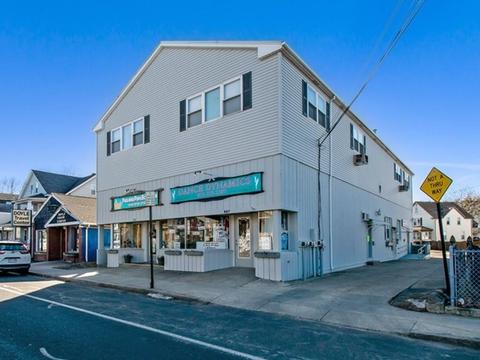 525 Grattan St, Chicopee, MA 01020 photo 2