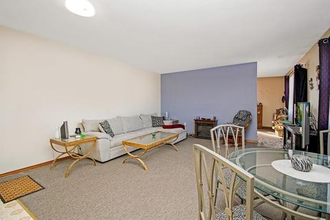525 Grattan St, Chicopee, MA 01020 photo 5