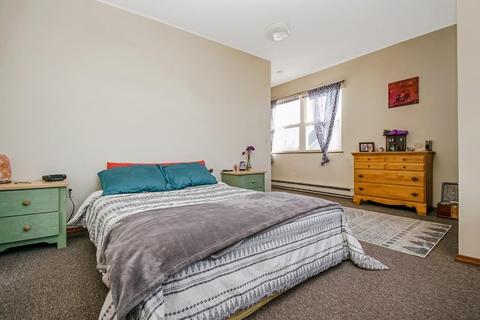 525 Grattan St, Chicopee, MA 01020 photo 10