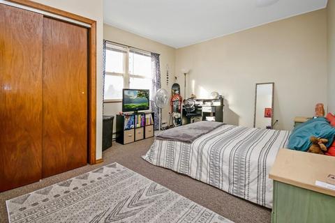 525 Grattan St, Chicopee, MA 01020 photo 9
