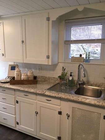 12 Trinity Ave, Worcester, MA 01605 photo 5