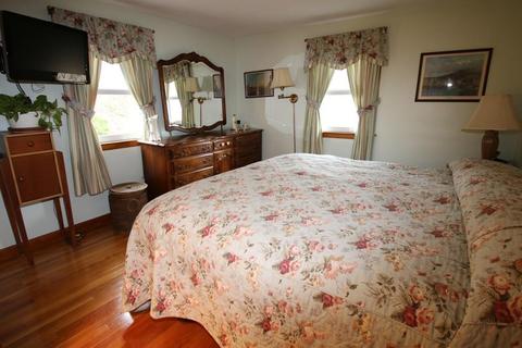 8 Earlene Dr, Saugus, MA 01906 photo 13