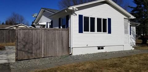 76 Penncastle St, Springfield, MA 01129 photo 3