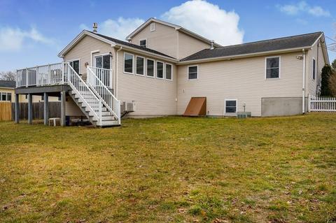 39 Plain St, Easthampton, MA 01027 photo 4