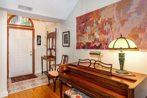 124 Edgewater Dr, Needham, MA 02492 photo 4