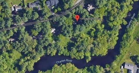 124 Edgewater Dr, Needham, MA 02492 photo 25