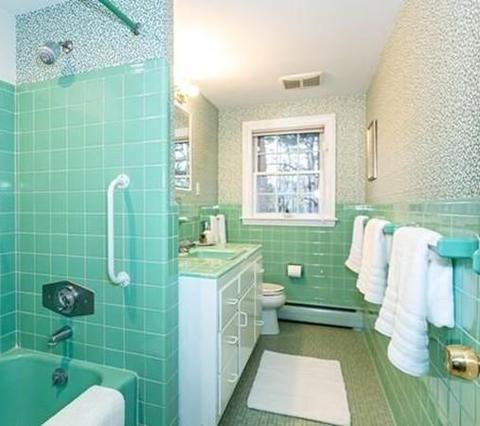 124 Edgewater Dr, Needham, MA 02492 photo 18