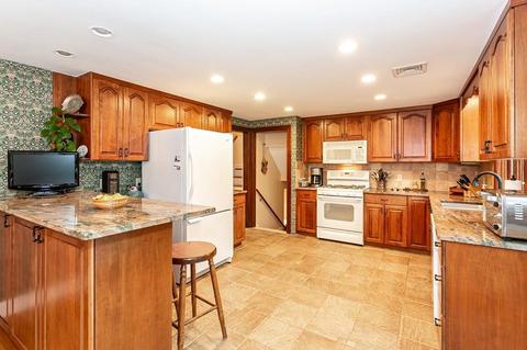 124 Edgewater Dr, Needham, MA 02492 photo 12