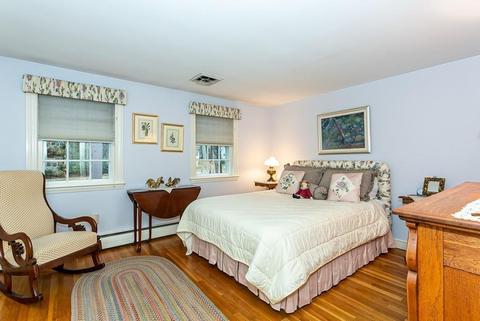 124 Edgewater Dr, Needham, MA 02492 photo 16