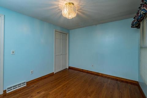 86 Castle St, Springfield, MA 01118 photo 10