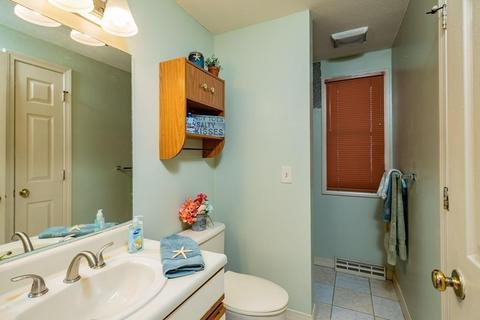 86 Castle St, Springfield, MA 01118 photo 8