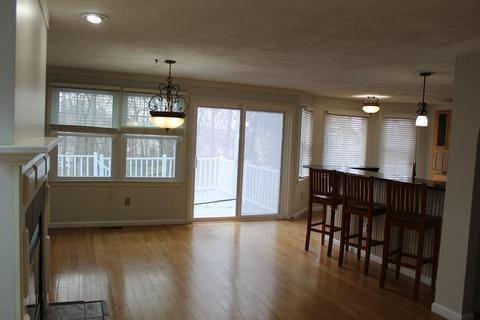 18 Midgley Ln, Worcester, MA 01604 photo 9