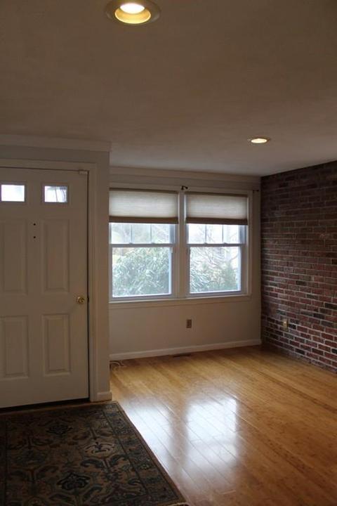 18 Midgley Ln, Worcester, MA 01604 photo 3