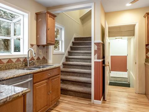 38 Marsh Ave, Worcester, MA 01605 photo 11