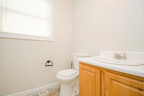 128 Cambridge St, Springfield, MA 01109 photo 17