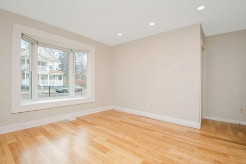 128 Cambridge St, Springfield, MA 01109 photo 3