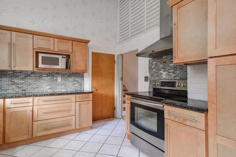 1 Wakeland Rd, Dover, MA 02030 photo 9