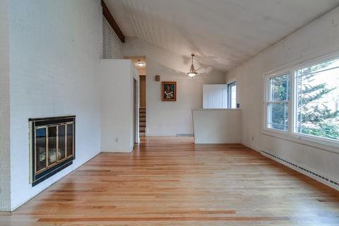 1 Wakeland Rd, Dover, MA 02030 photo 3