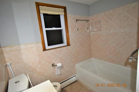 30 Kay St, Springfield, MA 01109 photo 9