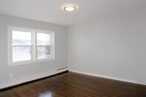 8 Andover Rd, Chicopee, MA 01020 photo 21