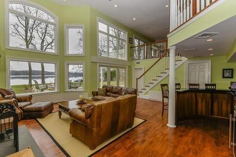 54 Oak Rd, Canton, MA 02021 photo 2