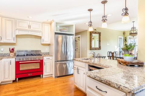 58 Tedesco St, Marblehead, MA 01945 photo 8