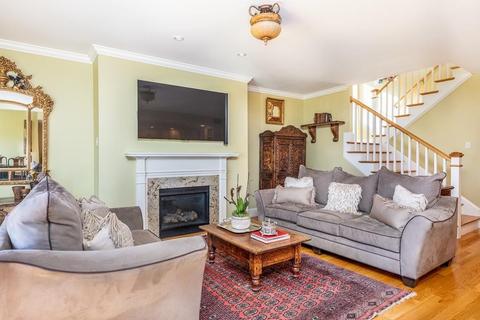 58 Tedesco St, Marblehead, MA 01945 photo 3