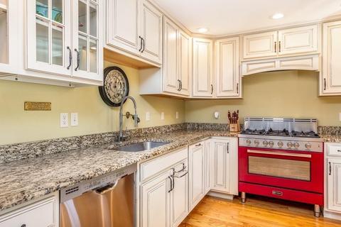 58 Tedesco St, Marblehead, MA 01945 photo 9