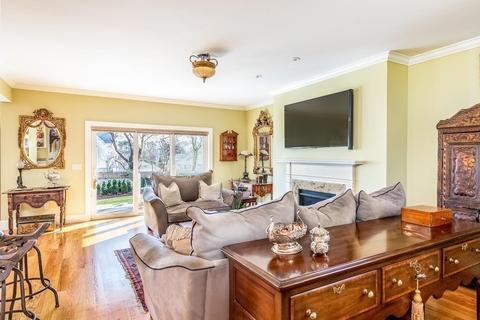 58 Tedesco St, Marblehead, MA 01945 photo 5