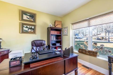 58 Tedesco St, Marblehead, MA 01945 photo 13