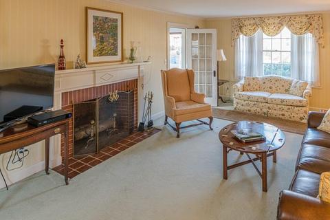 30 Pickwick Rd, Marblehead, MA 01945 photo 3