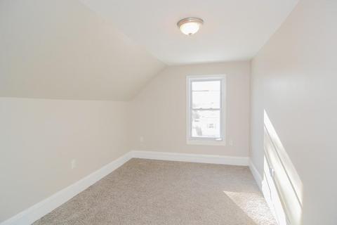 99 Epping St, Lowell, MA 01852 photo 12