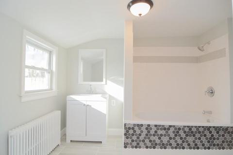 99 Epping St, Lowell, MA 01852 photo 10