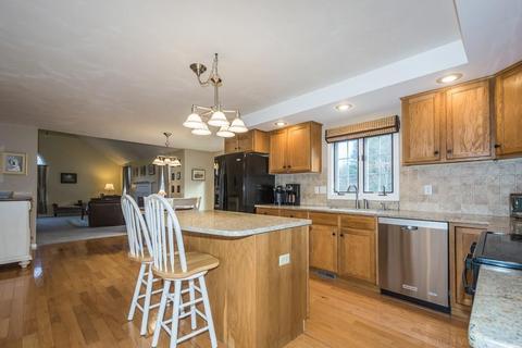 106 Chestnut St, Upton, MA 01568 photo 4