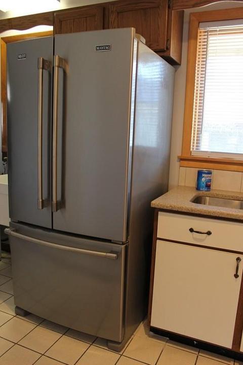 225 Corona St, Springfield, MA 01104 photo 4