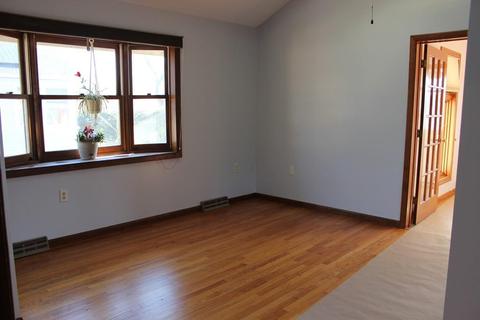 225 Corona St, Springfield, MA 01104 photo 9