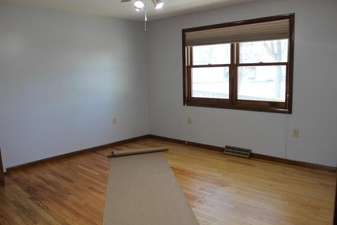 225 Corona St, Springfield, MA 01104 photo 12