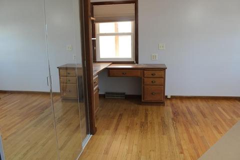 225 Corona St, Springfield, MA 01104 photo 11