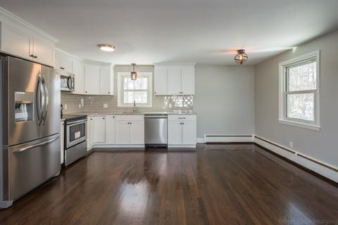 60 Harold St, Worcester, MA 01604 photo 5