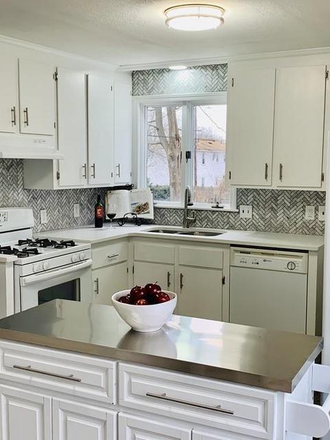 139 High St, Danvers, MA 01923 photo 1