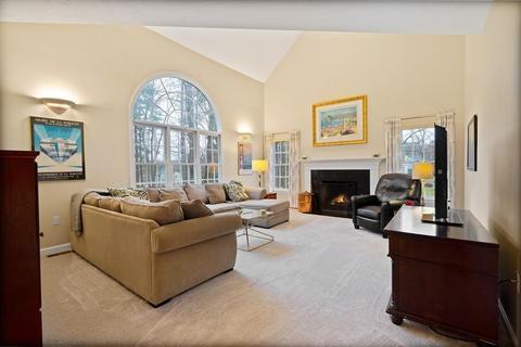 26 Overlook Dr E, Framingham, MA 01701 photo 16