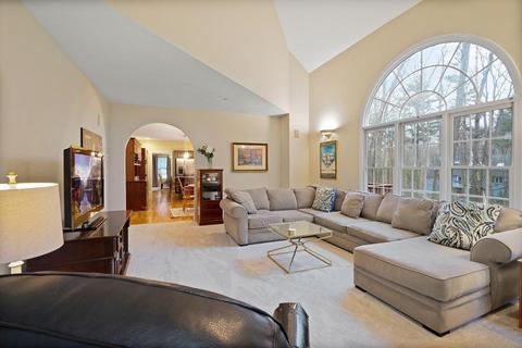 26 Overlook Dr E, Framingham, MA 01701 photo 17