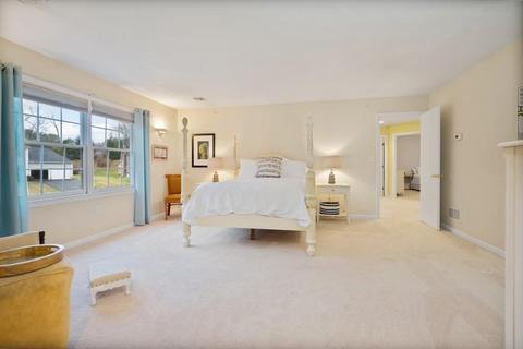 26 Overlook Dr E, Framingham, MA 01701 photo 26