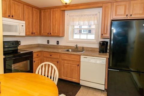 57 Sylvan St #4A, Danvers, MA 01923 photo 2