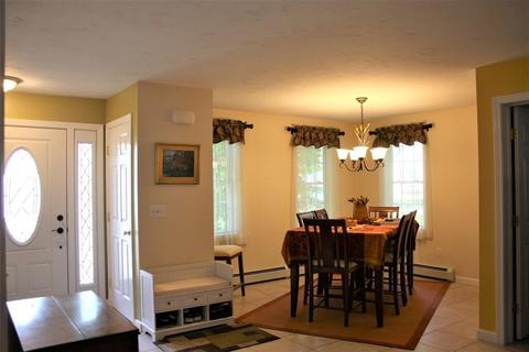 20 Freeman Ave, Webster, MA 01570 photo 6