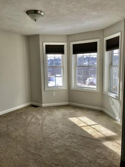 17 Bittersweet Blvd, Worcester, MA 01607 photo 2
